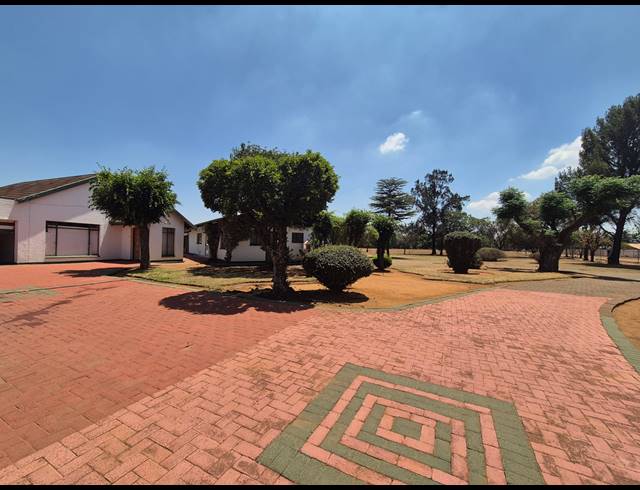 3 BEDROOM HOUSE FOR SALE IN VAN DER MERWES KROON